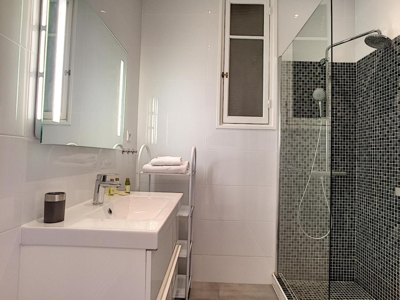 Nestor&jeeves - Provence Terrasse - - By Sea - South Terrace Appartement *